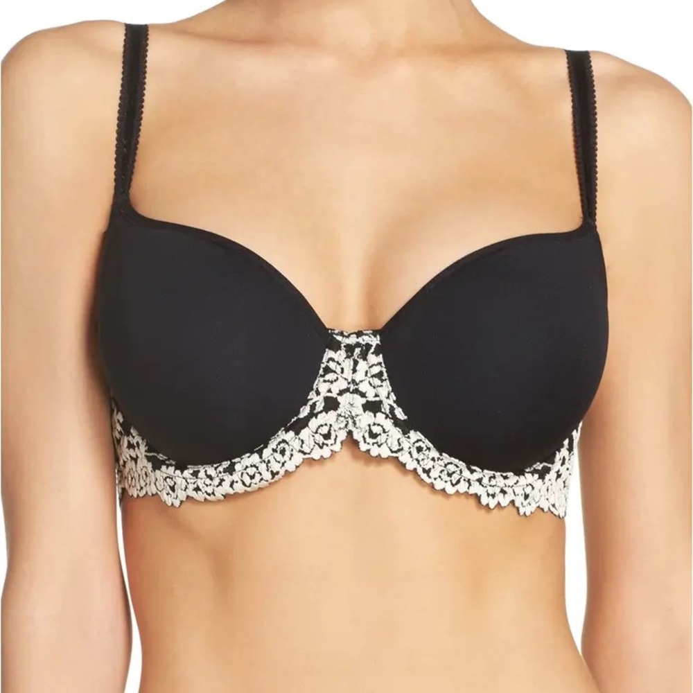 Wacoal Embrace Lace Underwire Bra size 32DDD Black
